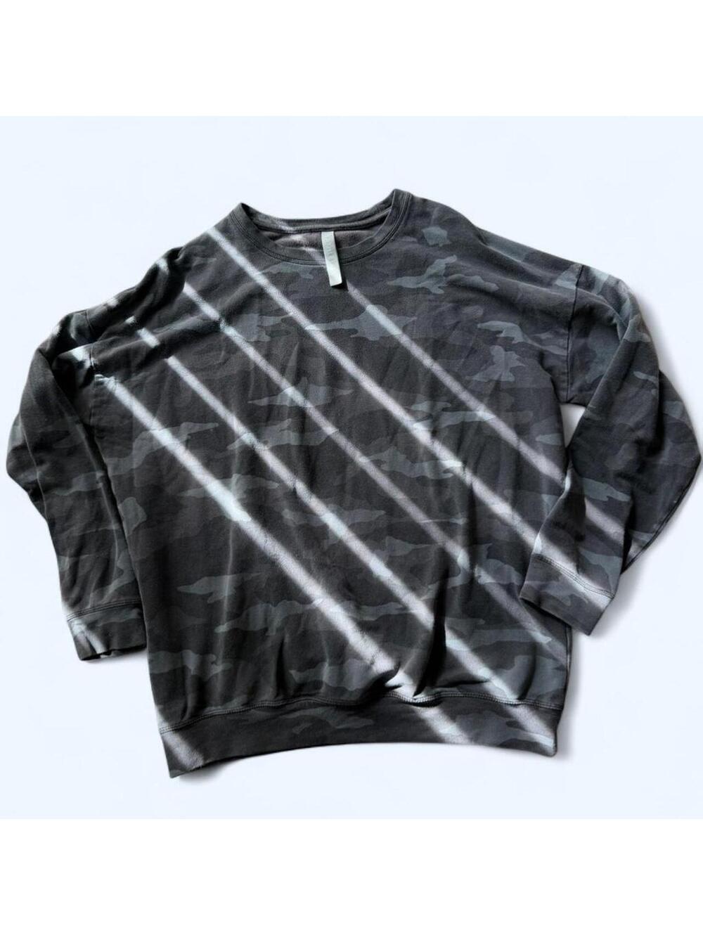 Athleta camo print soft sweatshirt